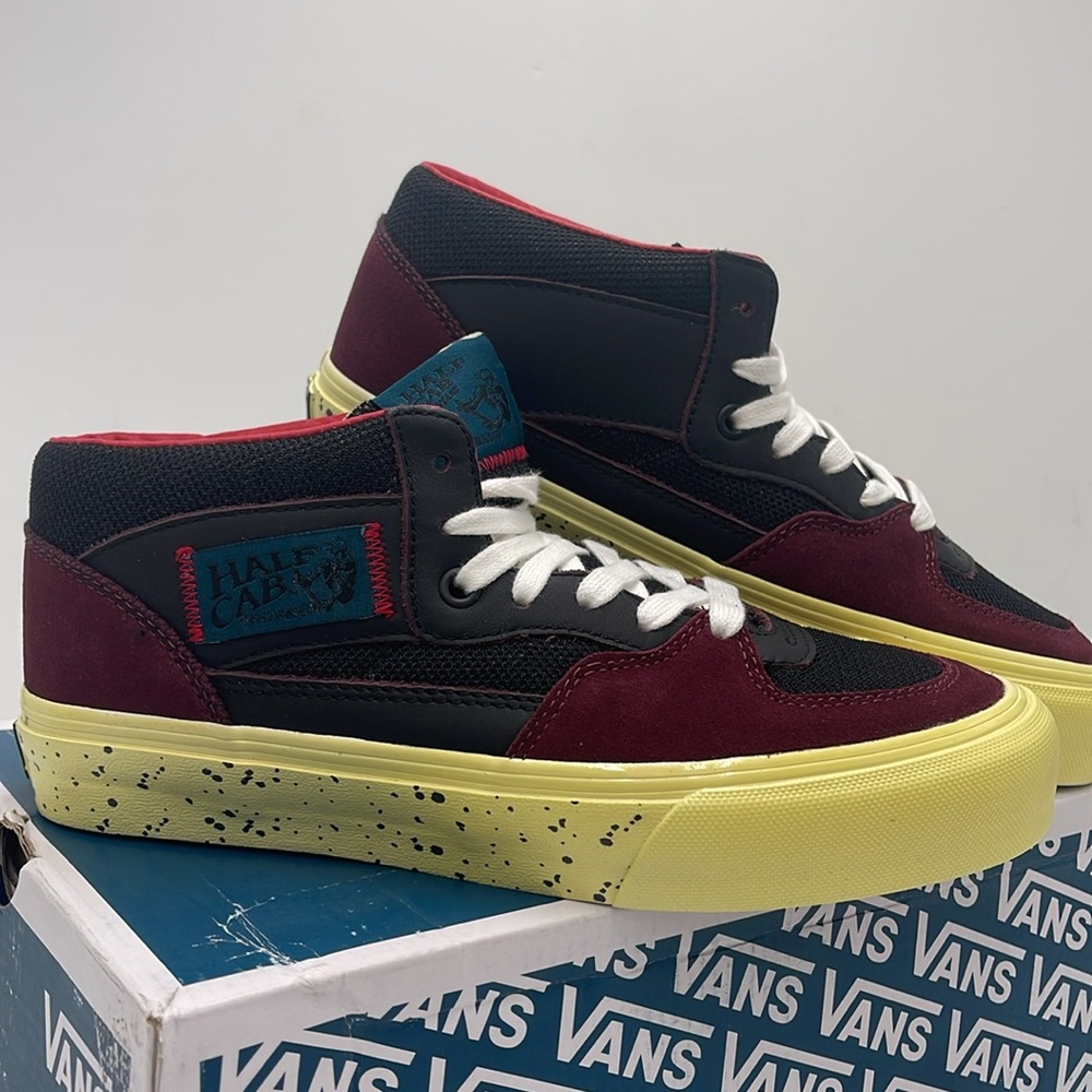 Vans WMNS Half Cab VIt L Vintage Sport Port Royale
VN0A5KC7FSJ
Sneakers - Picture 7 of 16